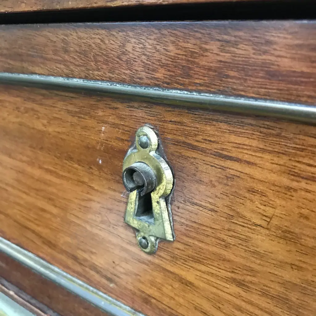 A 19thC French walnut secrétaire à abattant, Image 1++