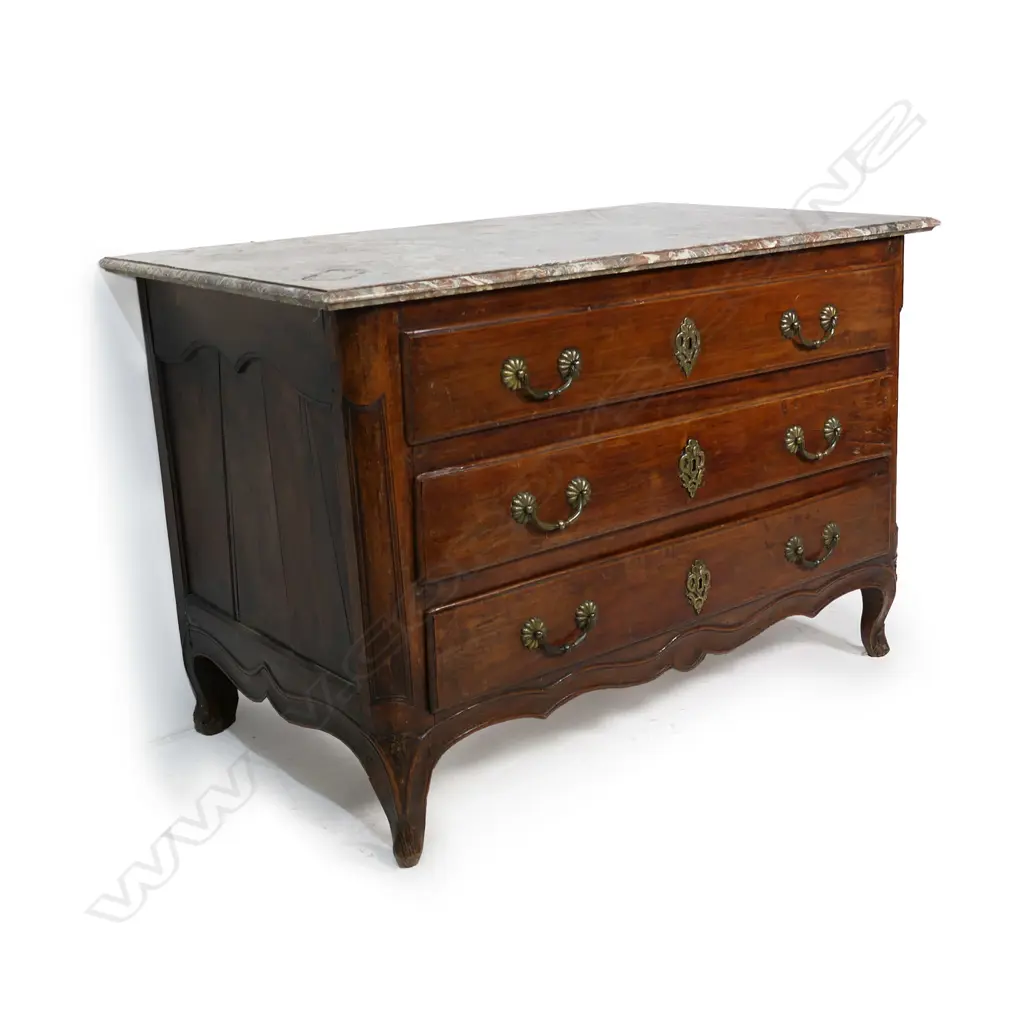 A Louis XV walnut, flat front commode, Image 1++
