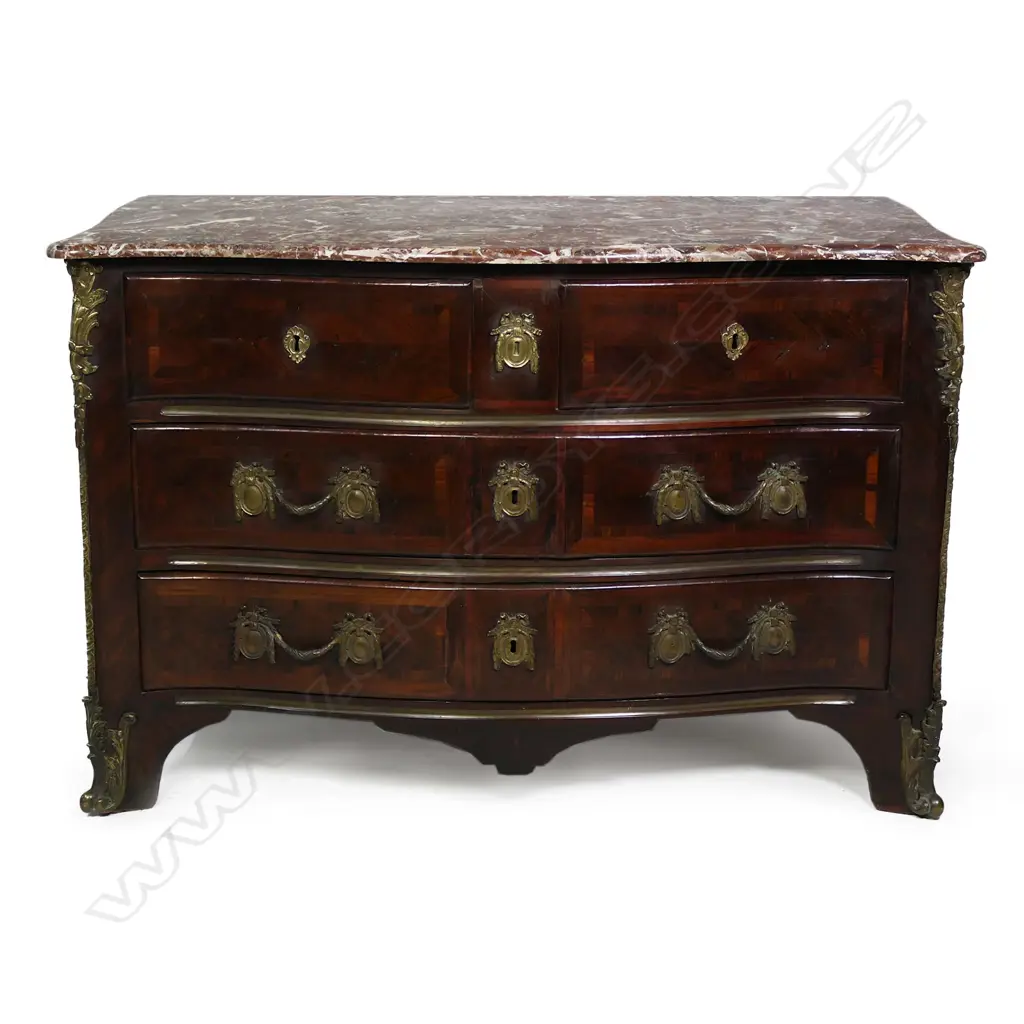 A Louis XV walnut commode, Image 1++