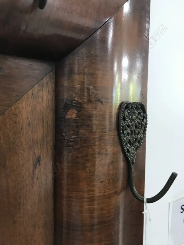 A Regency mahogany mirror/hat rack, Image 1++