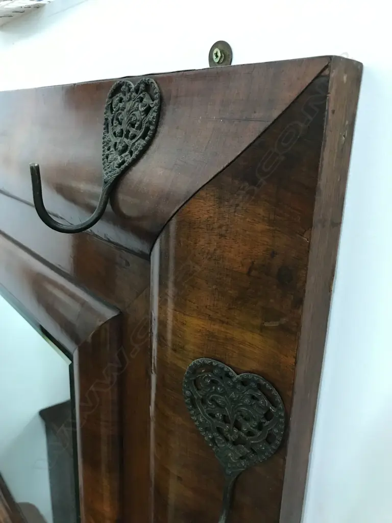 A Regency mahogany mirror/hat rack, Image 1++