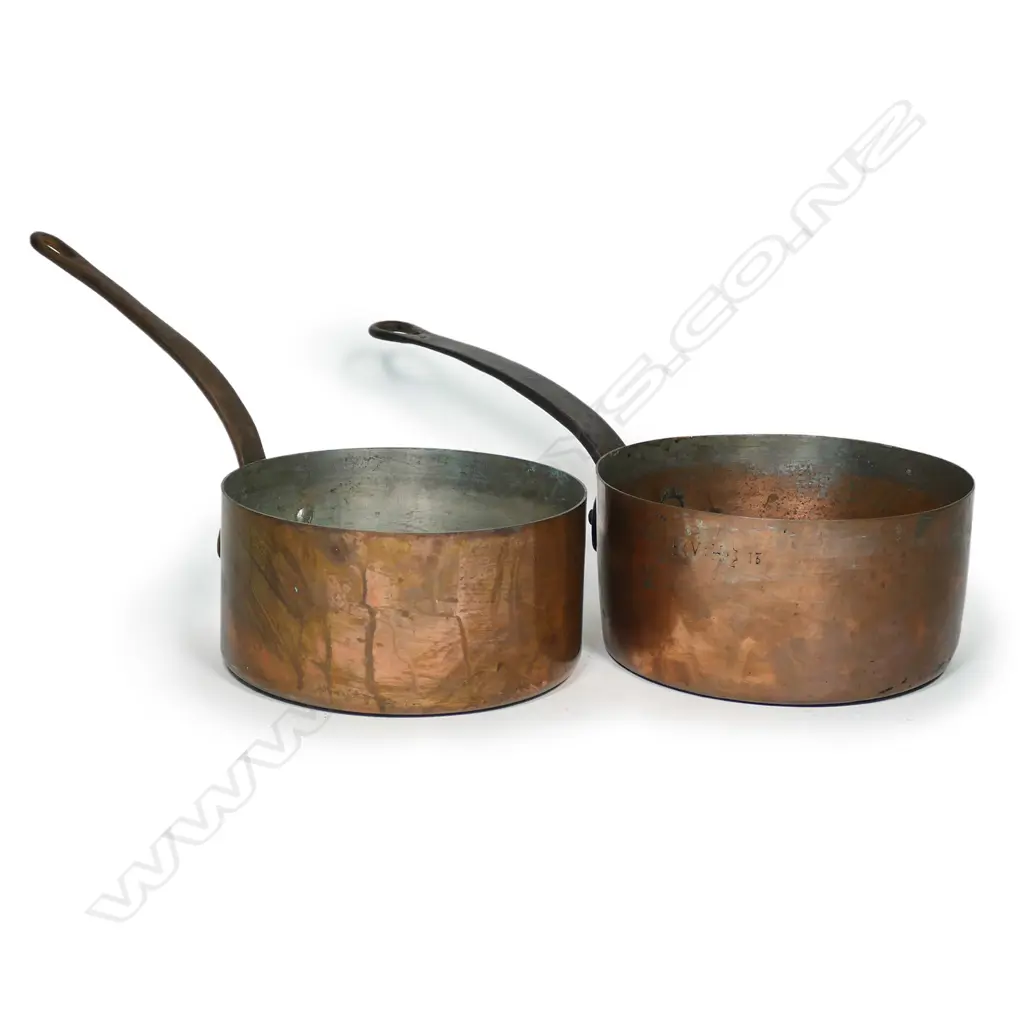 Two vintage French copper pots, Image 1++