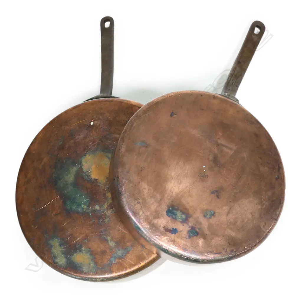 Two vintage French heavy copper sauté pans, Image 1++