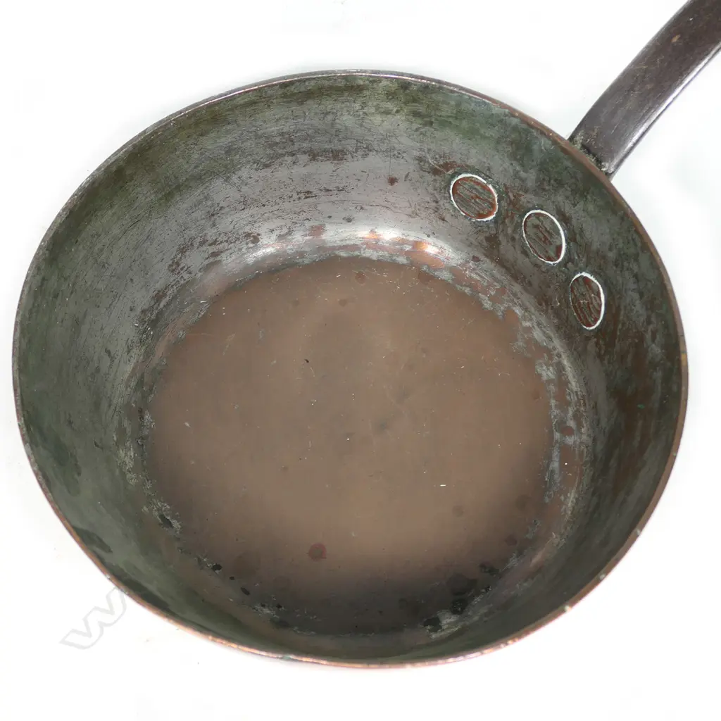 A vintage French heavy copper pan, Image 1++