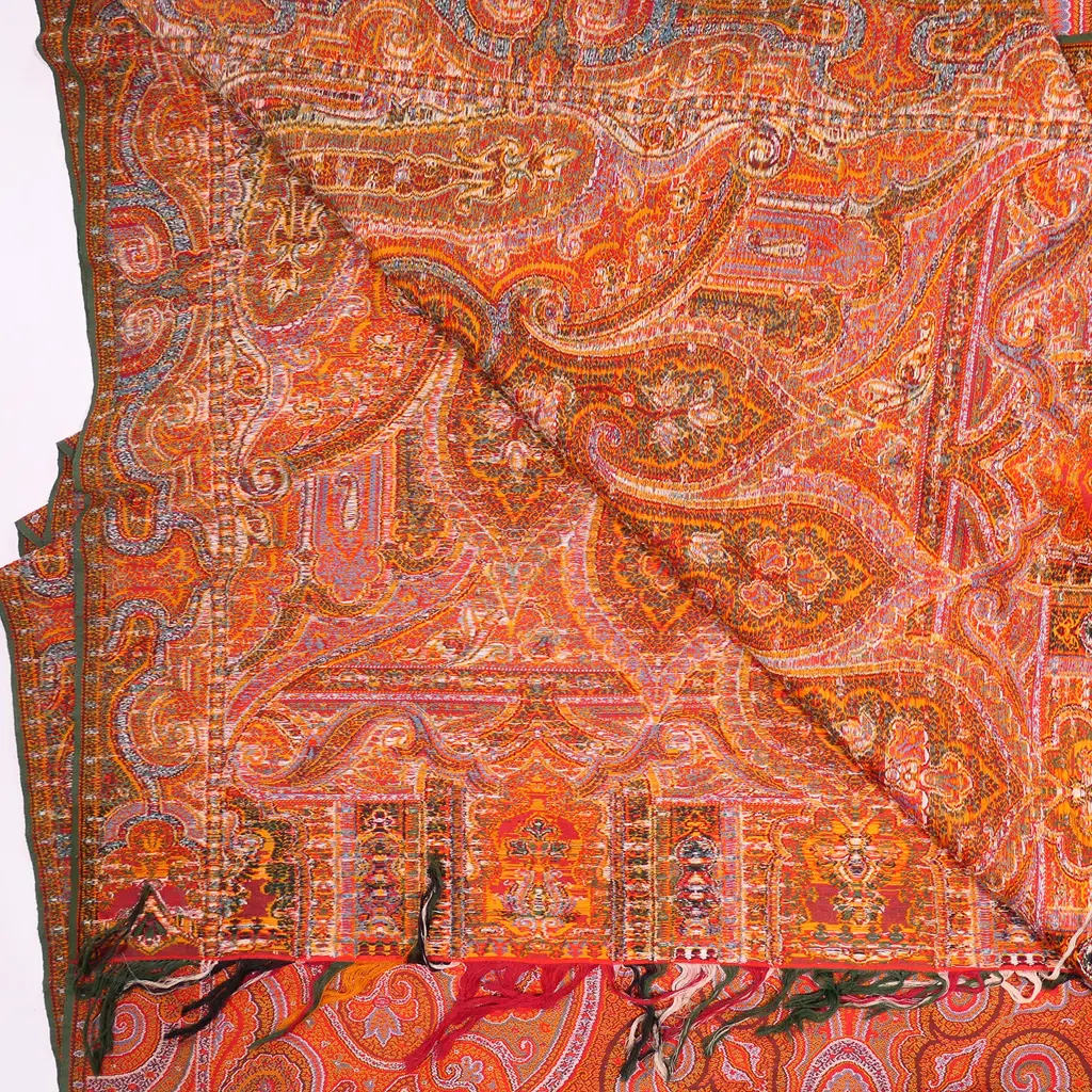 A finely woven antique Paisley shawl, Image 1++