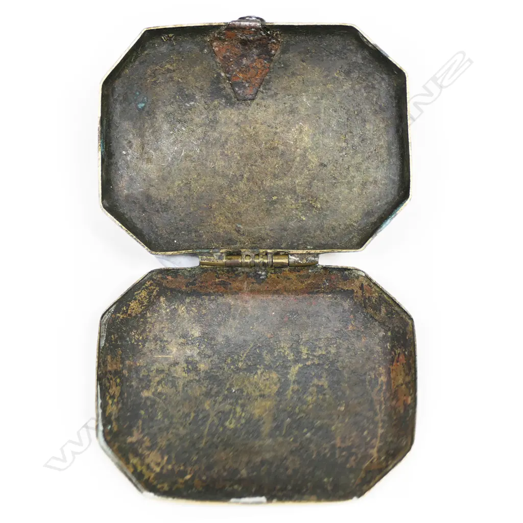 #A Georgian brass snuff box Image 1++