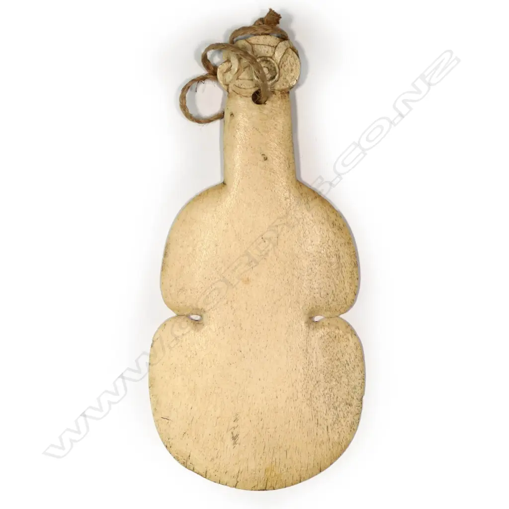 A 19thC Māori carved whalebone kotiate (hand club), Image 1++