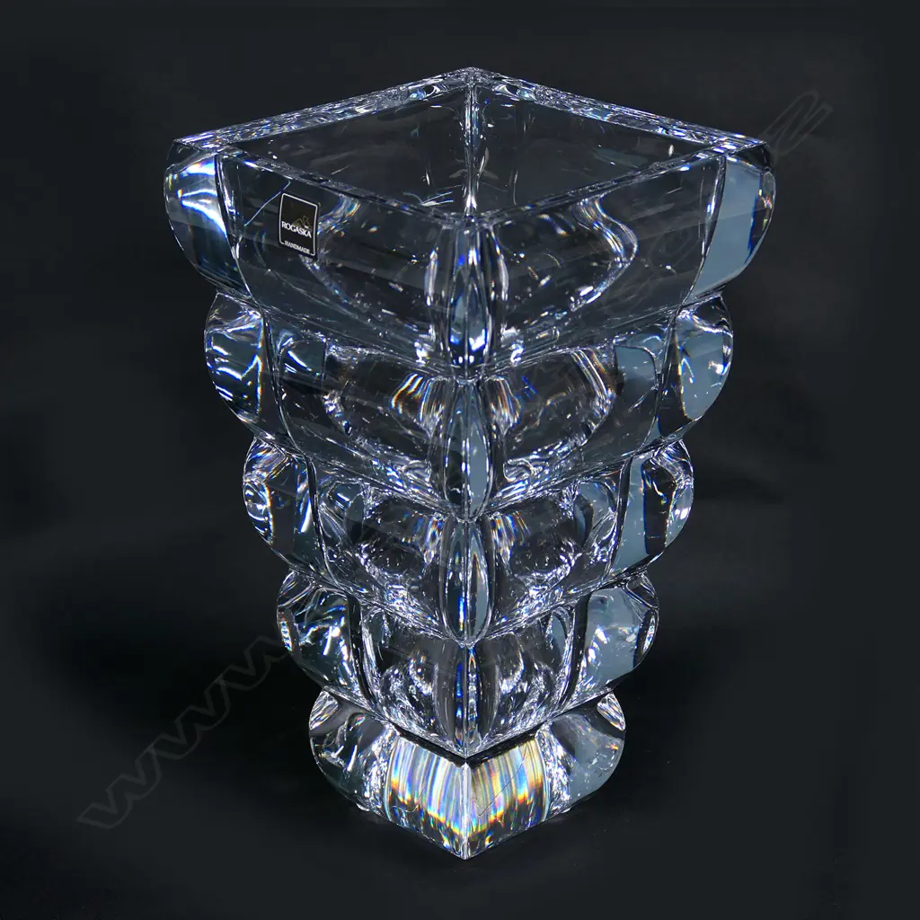 A Rogaska crystal tapered modernist vase, Image 1++