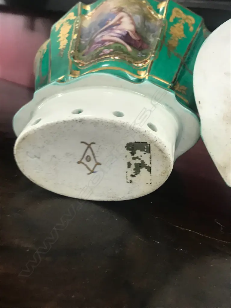 A pair of Louis XVI 18thC Sèvres green-ground ‘Vases Hollandois’, Image 1++