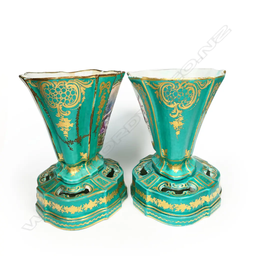 A pair of Louis XVI 18thC Sèvres green-ground ‘Vases Hollandois’, Image 1++