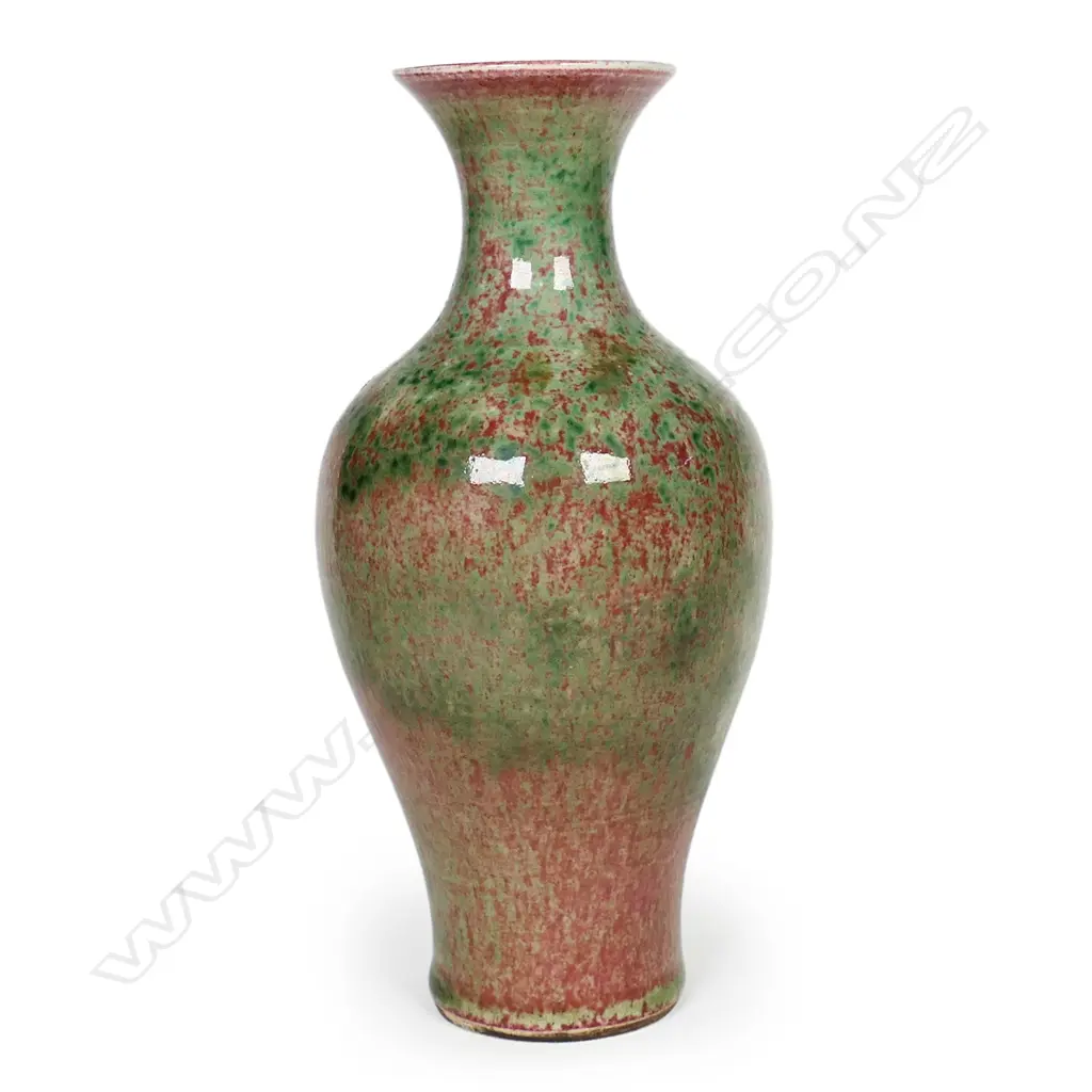 A Chinese peach-bloom glazed porcelain vase, Image 1++