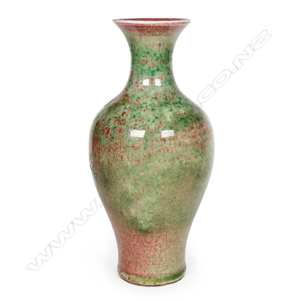 A Chinese peach-bloom glazed porcelain vase, Image 1++
