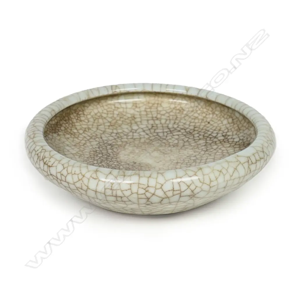 A Chinese crackle glaze porcelain brush washer dish, Image 1++