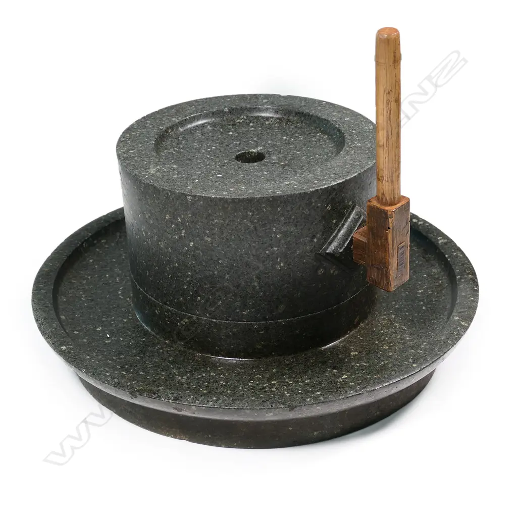 RARE SPECKLED GREEN GRANITE TEA MILL 抹茶砥石 CIRCA 1920 Image 1++