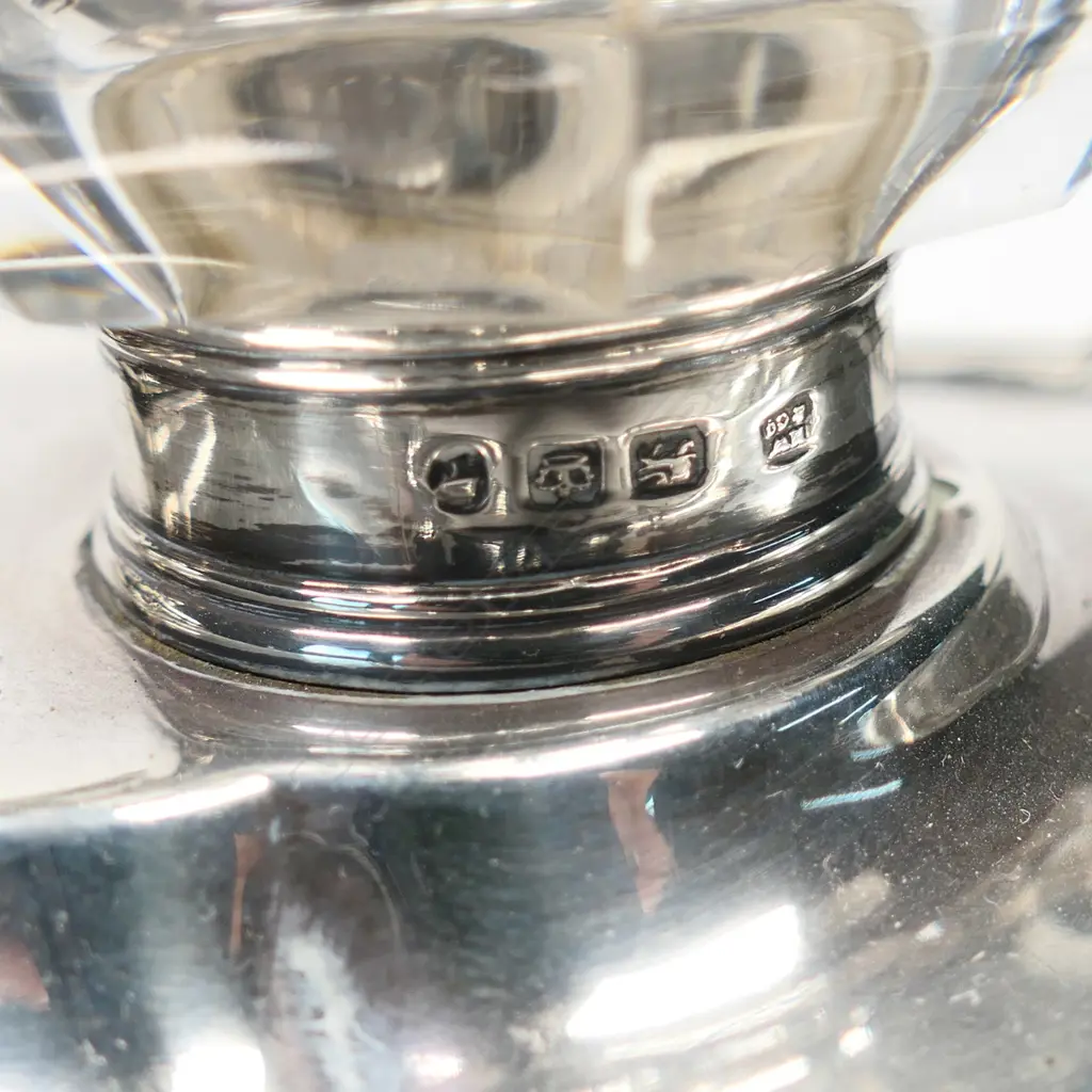 A Victorian silver desk standish, by Henry Wilkinson & Co., Sheffield 1856. 333gm Image 1++