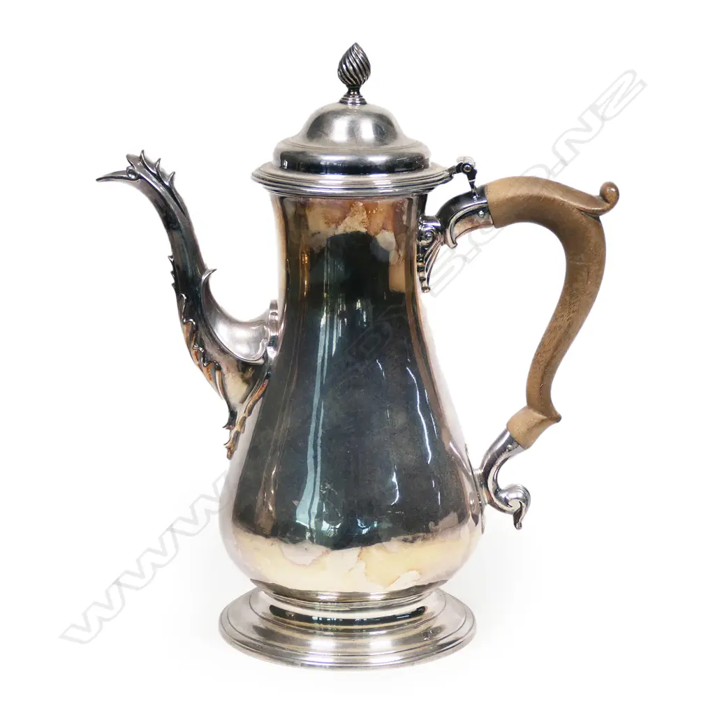 A George III silver coffee pot, London 1775 by William Grundy. 786gm., Image 1++