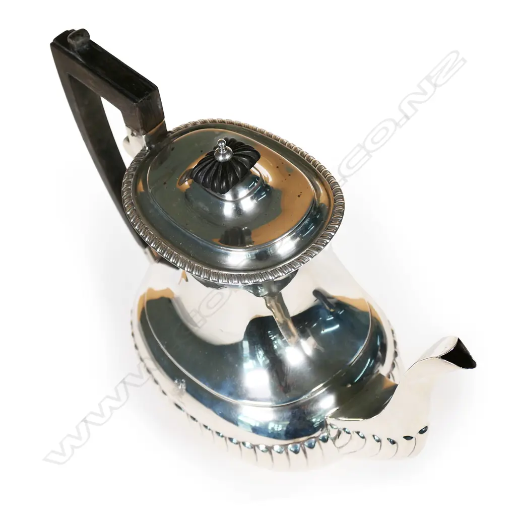 A Georgian Revival silver coffee pot, by James Charles Jay, Sheffield 1902. 730gm. Image 1++