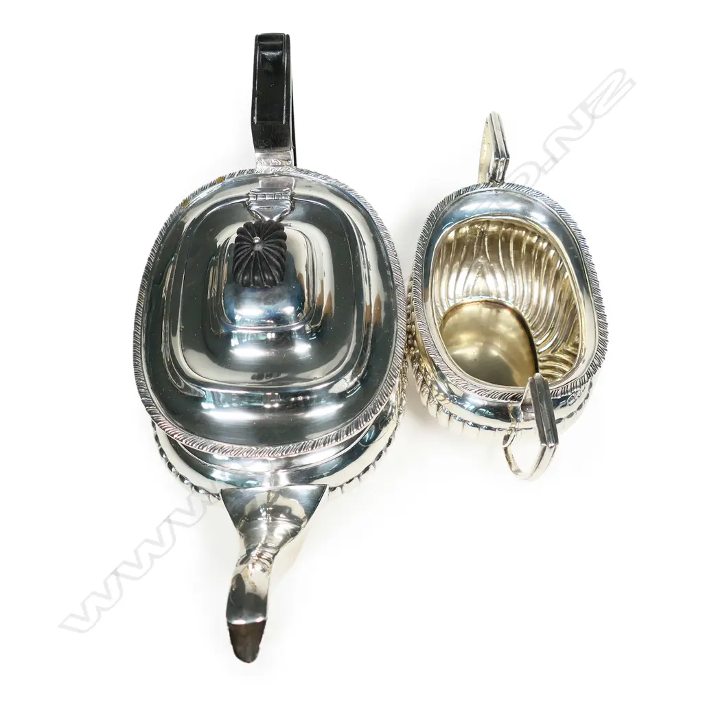 A Victorian silver teapot and sugar bowl by George Nathan & Ridley Hayes. London 1848. 887gms, Image 1++