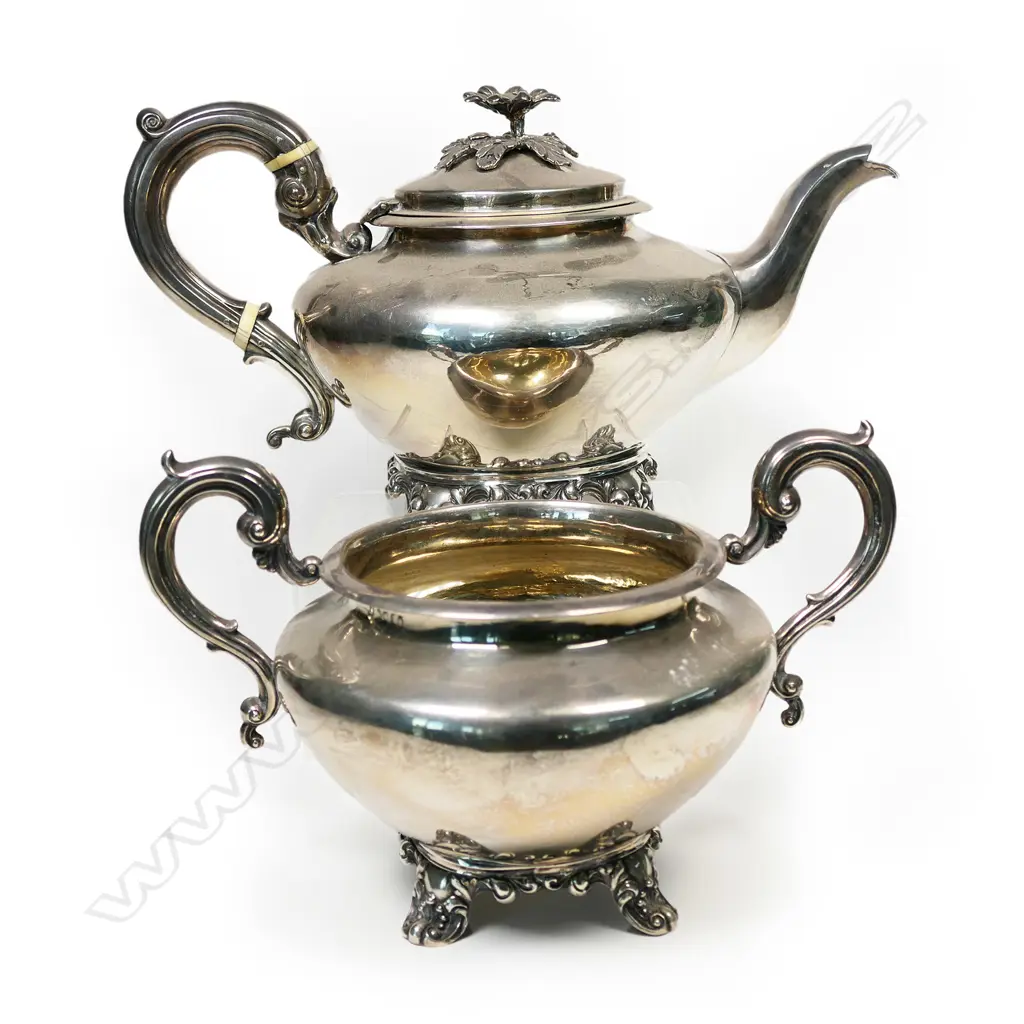 A William IV silver teapot and matching sugar bowl, London 1836 by William Hewitt. 1180gm. Image 1++