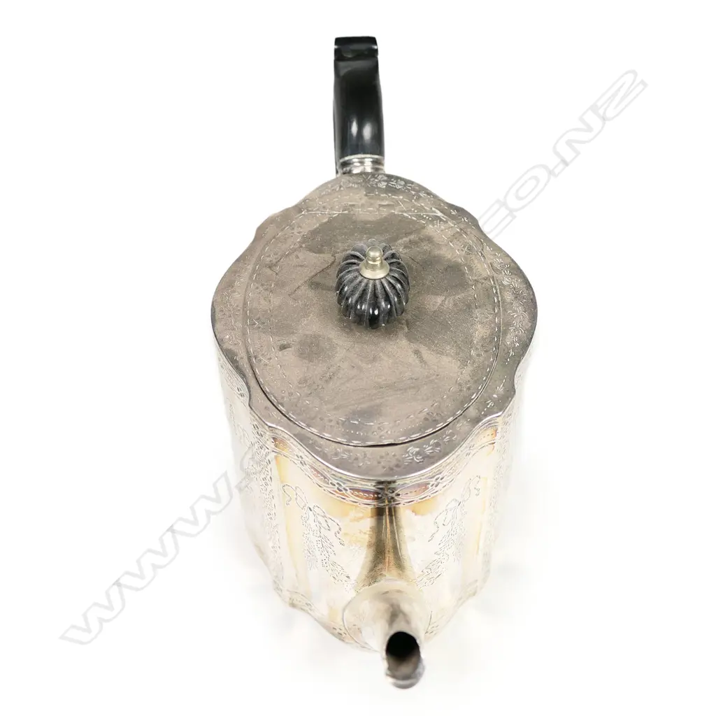 A Victorian silver teapot, London 1871 by H. Lias & Son. 580gm. Image 1++