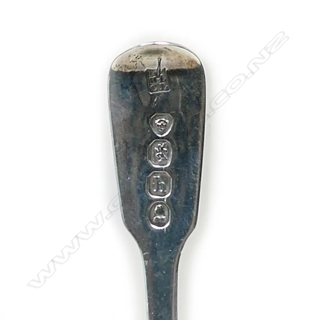 A Geo. IV silver caddy spoon, by John Henry & Charles Lias, London 1823, Image 1++