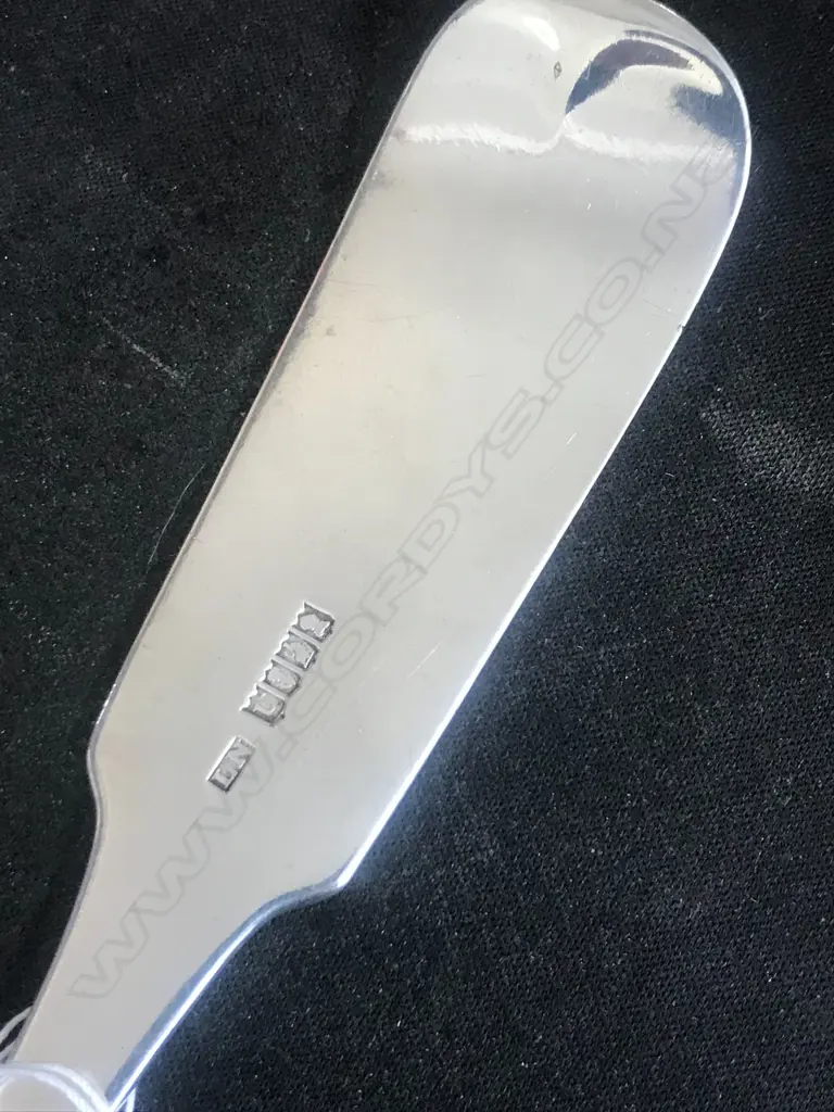 A George III Irish silver pie spoon, by Laurence Nowlan, Dublin 1806, Image 1++