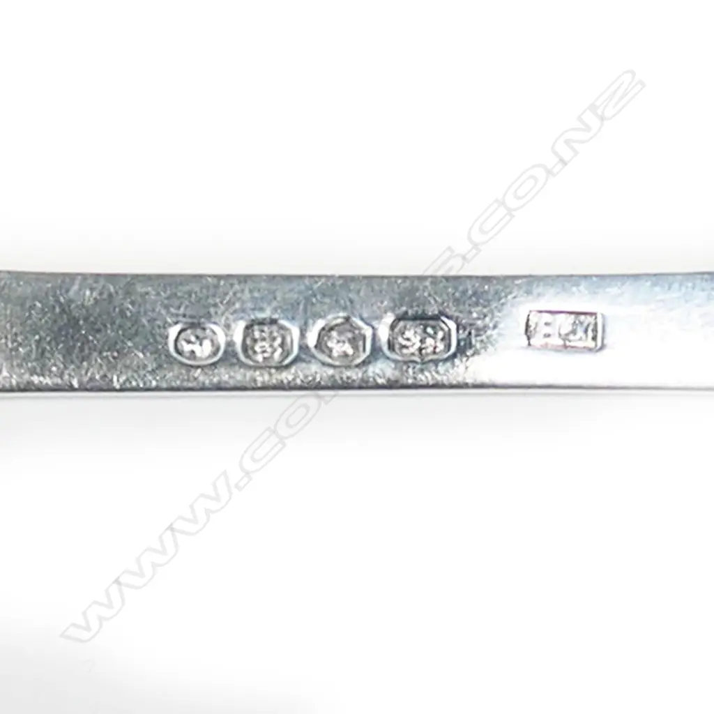 Four Victorian silver dessert spoons, by Francis Higgins, London 1847. 213gm Image 1++