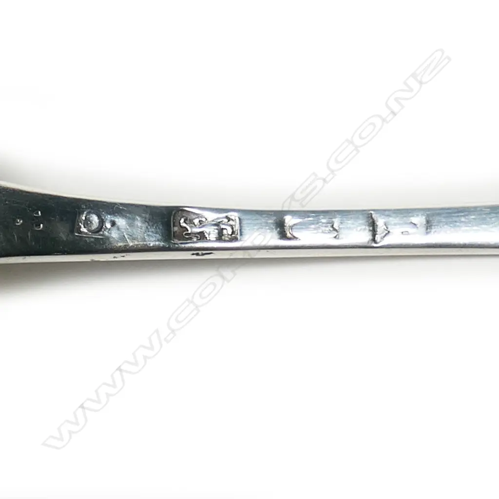 A Geo III silver cream ladle, possibly Thomas Chawner, London 1773. 46gm. Image 1++