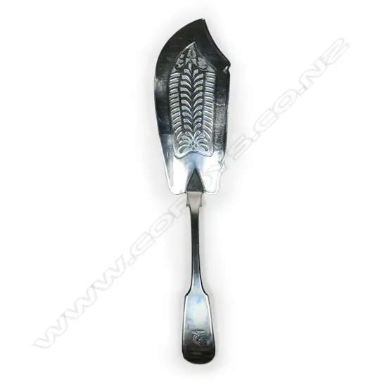 A Wm. IV silver fish slice, by William Eaton, London 1832. 138gm,