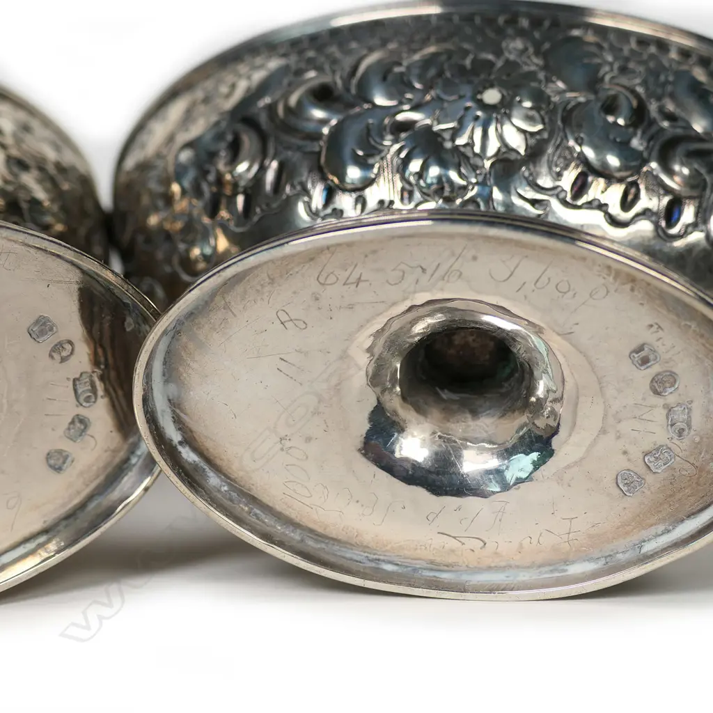A pair of George III silver salts, London 1792 by Henry Chawner, 162gm Image 1++