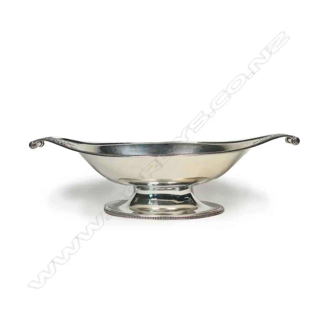 A Georgian Revival silver fruit dish, by Harrison Brothers & Howson (George Howson), Sheffield 1925. Image 1++