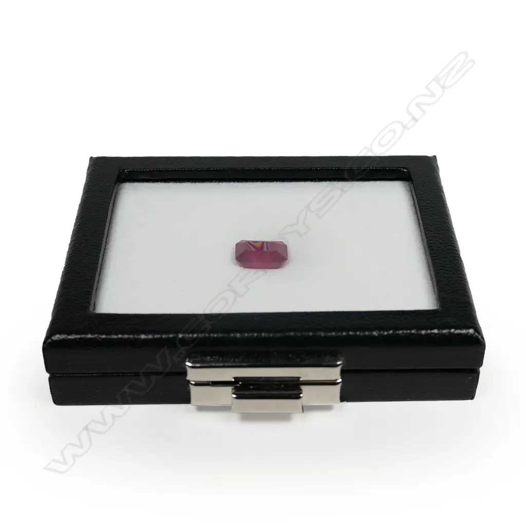 A ruby of 10.12cts, Image 1++