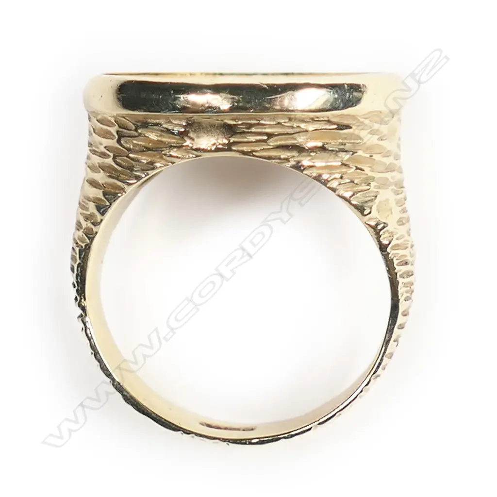 A 1982 half sovereign, Image 1++