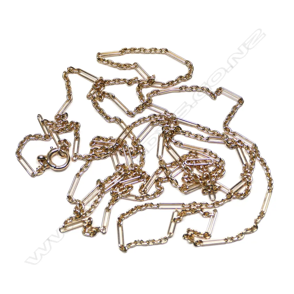 An early 20thC, 9ct yellow gold muff chain Image 1++