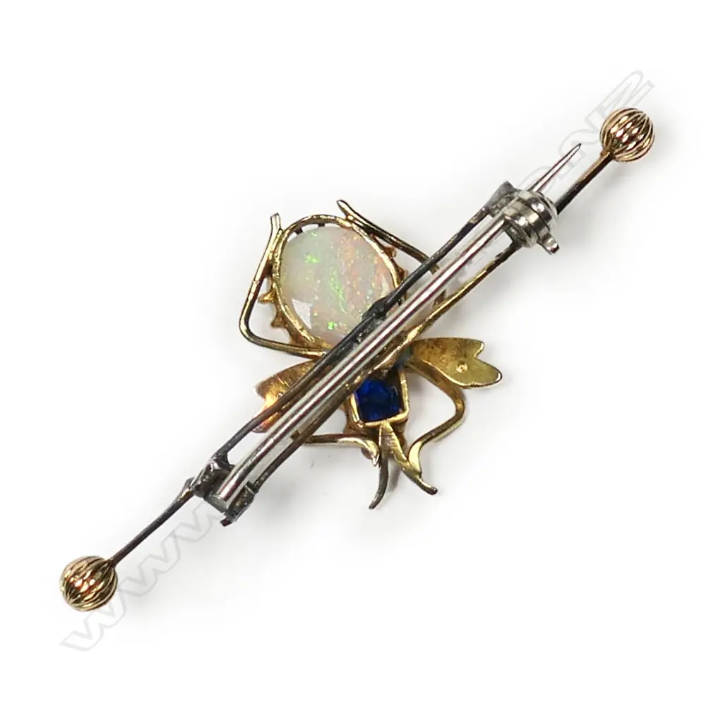 An Edwardian 9ct yellow gold insect brooch Image 1++