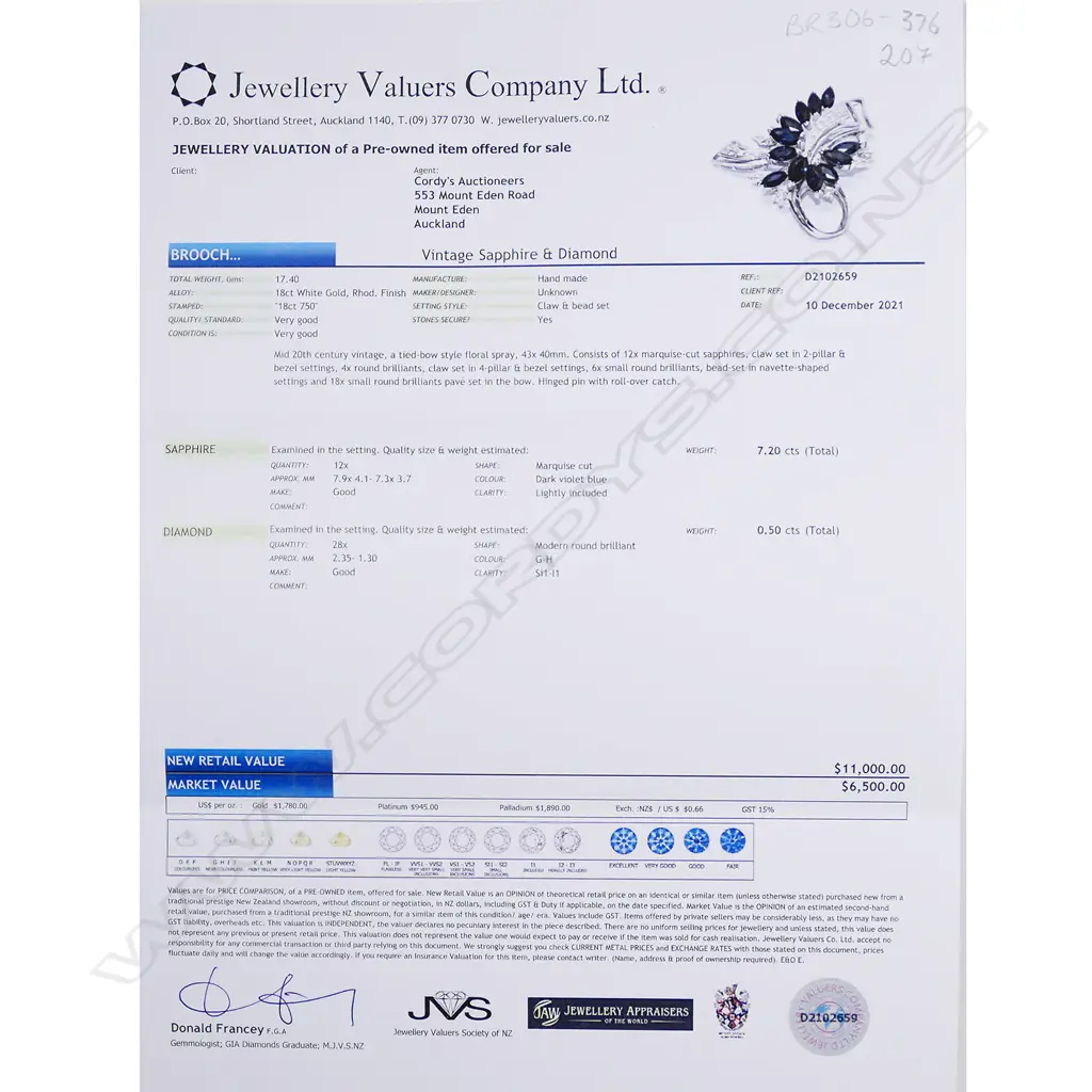 An 18ct white gold diamond and sapphire brooch, Image 1++