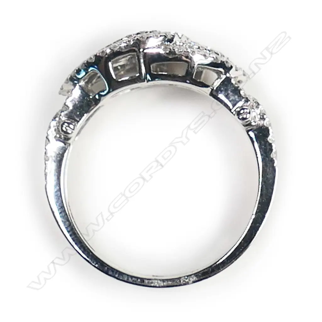 An 18ct white gold and multi diamond ring, Image 1++