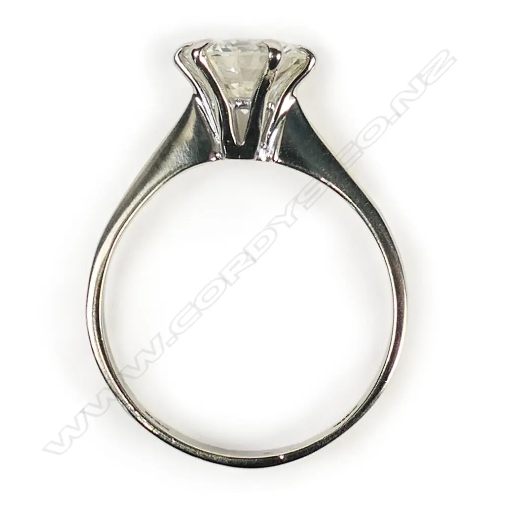 A 1.61ct diamond solitaire ring, Image 1++