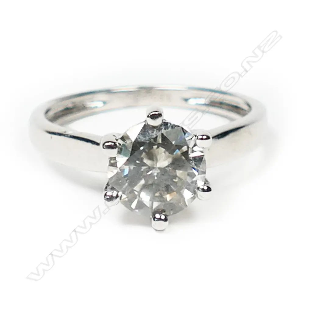 A 14K white gold and 1.52ct diamond solitaire ring, Image 1++