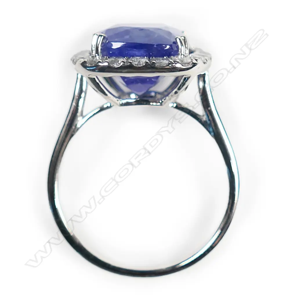 A 14ct white gold, tanzanite and diamond cocktail ring, Image 1++