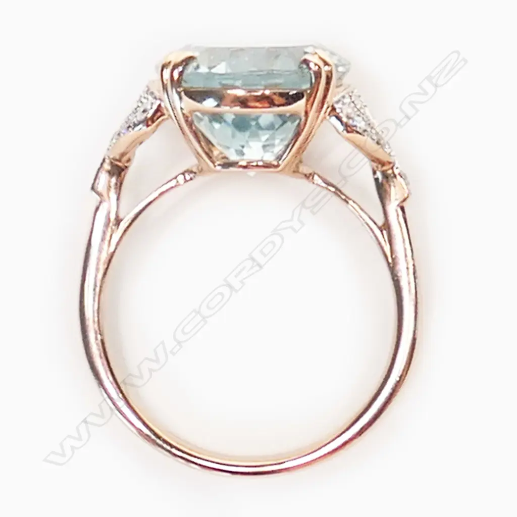 A 14ct rose gold, aquamarine and diamond ring, Image 1++