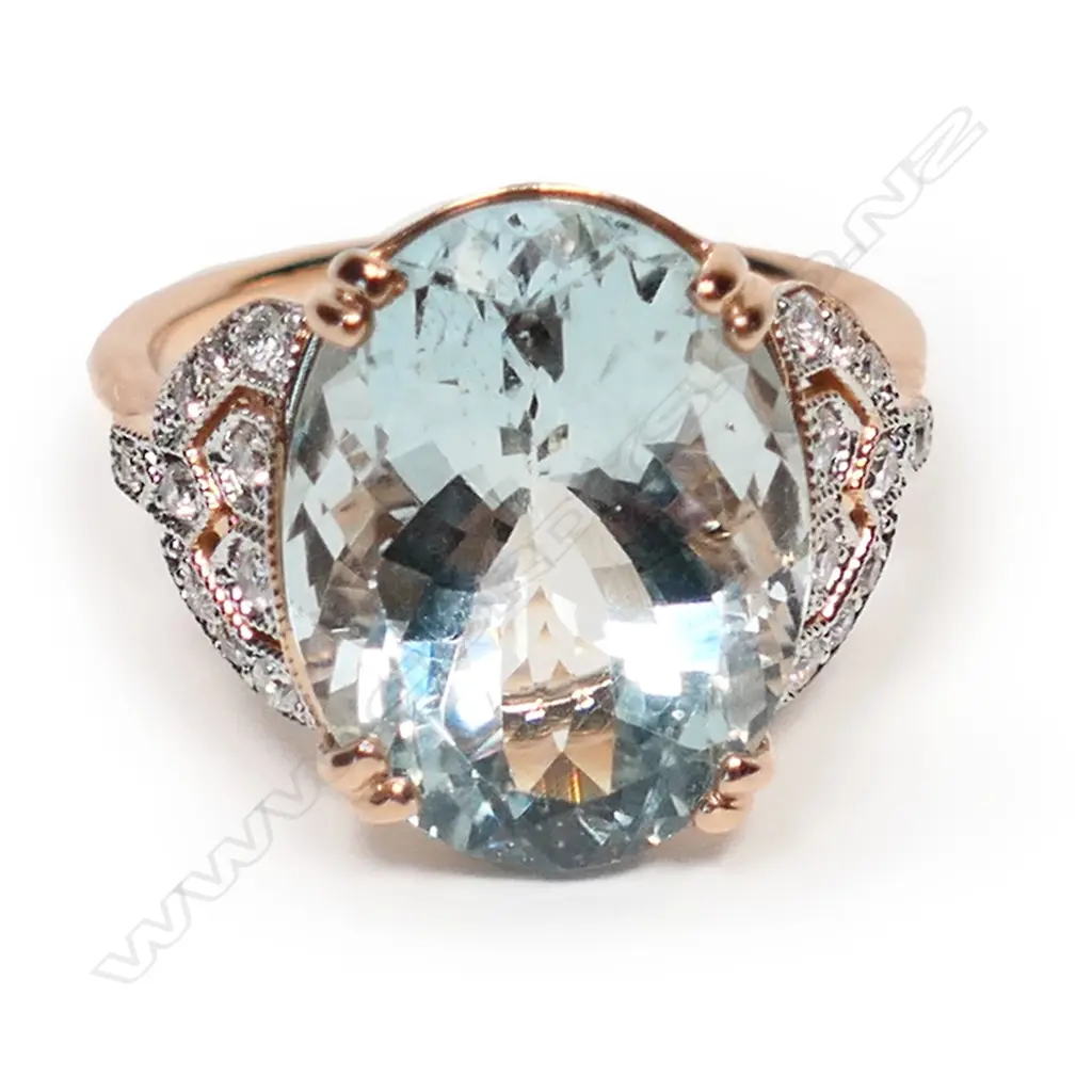 A 14ct rose gold, aquamarine and diamond ring, Image 1++
