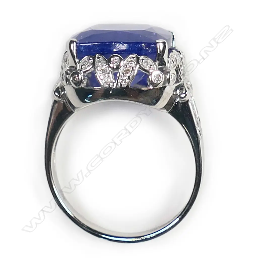A 14ct white gold, tanzanite and diamond dress ring, Image 1++