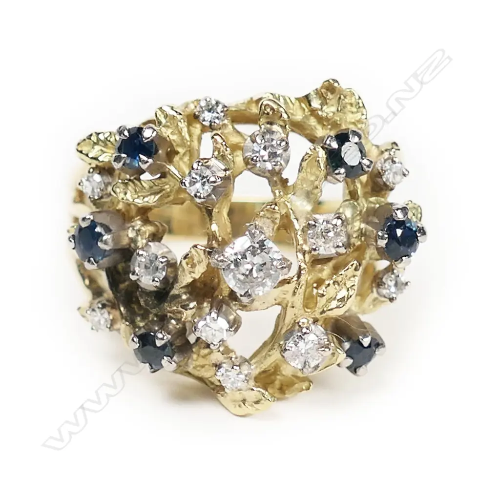 A retro 18ct gold sapphire and diamond cocktail ring, Image 1++