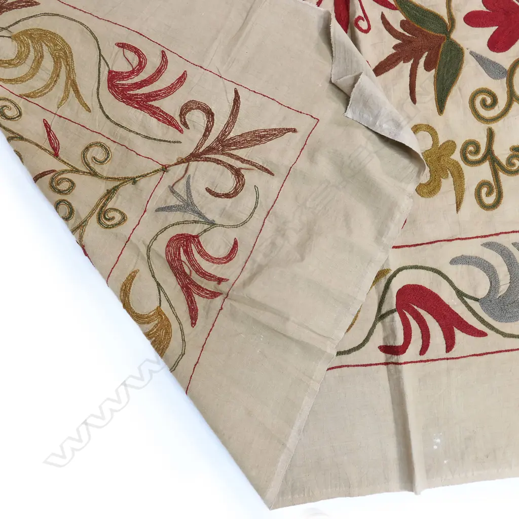 A Decorative Suzani Textile 280 x 180cm Image 1++