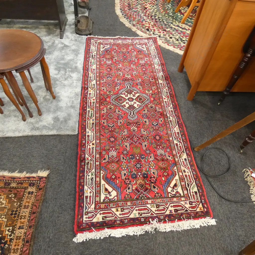 An Iranian hand knotted Hamadan runner, Image 1++