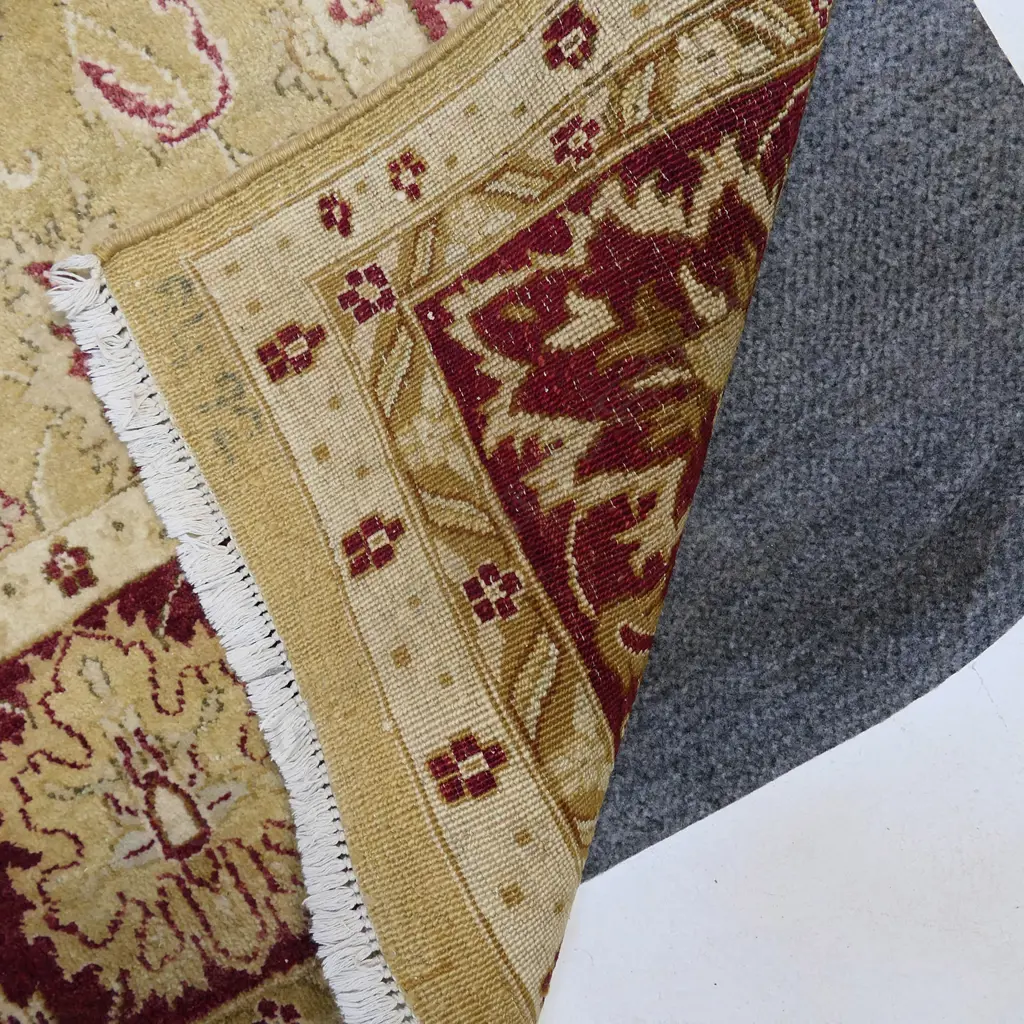 A large hand knotted Chobi carpet Image 1++