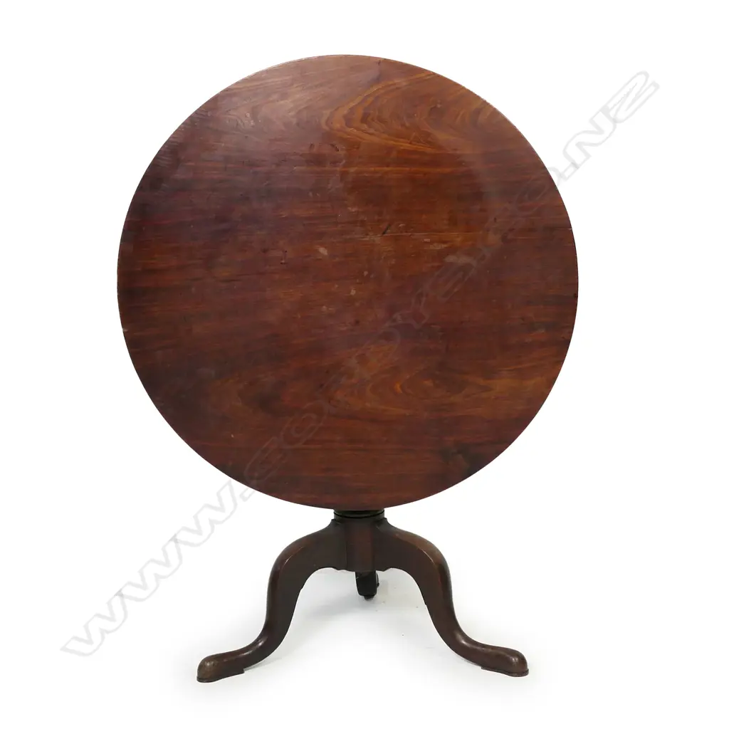 A Georgian mahogany wine table, Image 1++