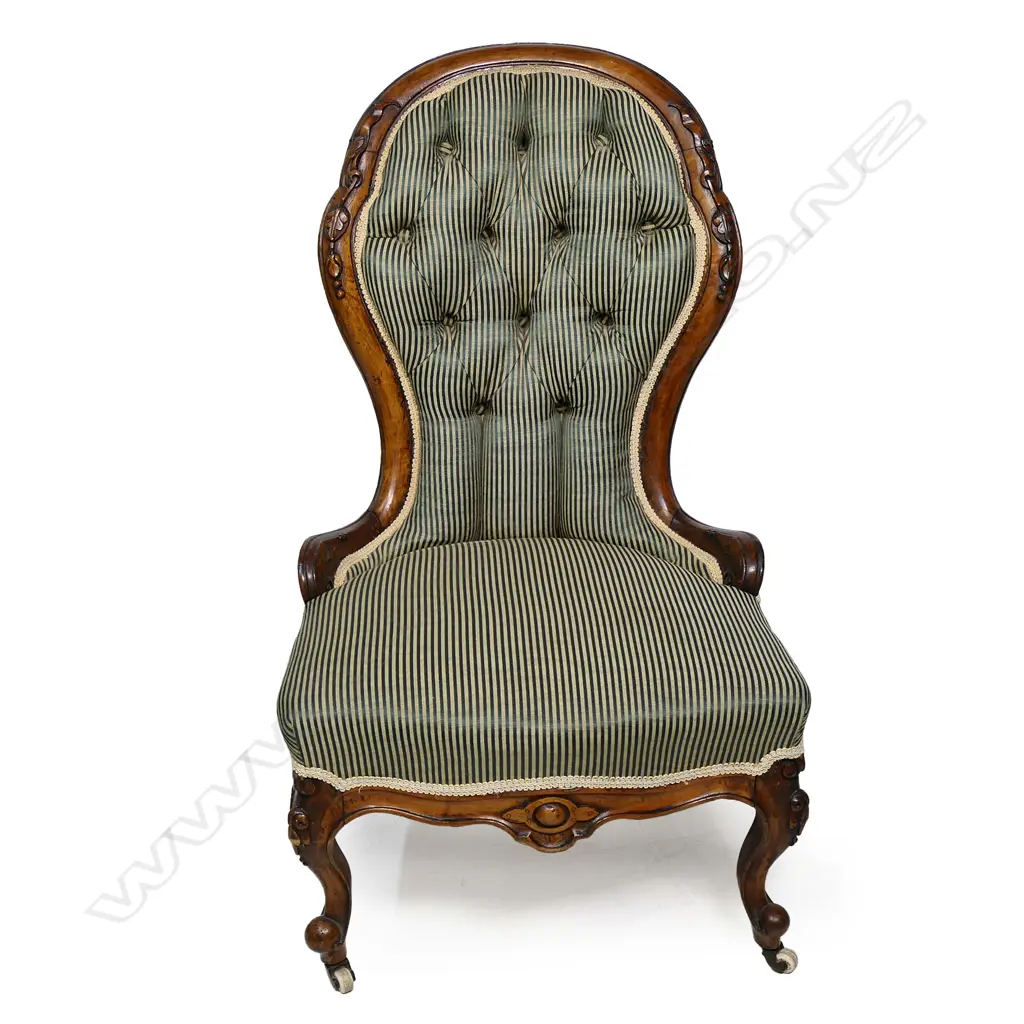 A Victorian walnut grandmother chair Image 1++