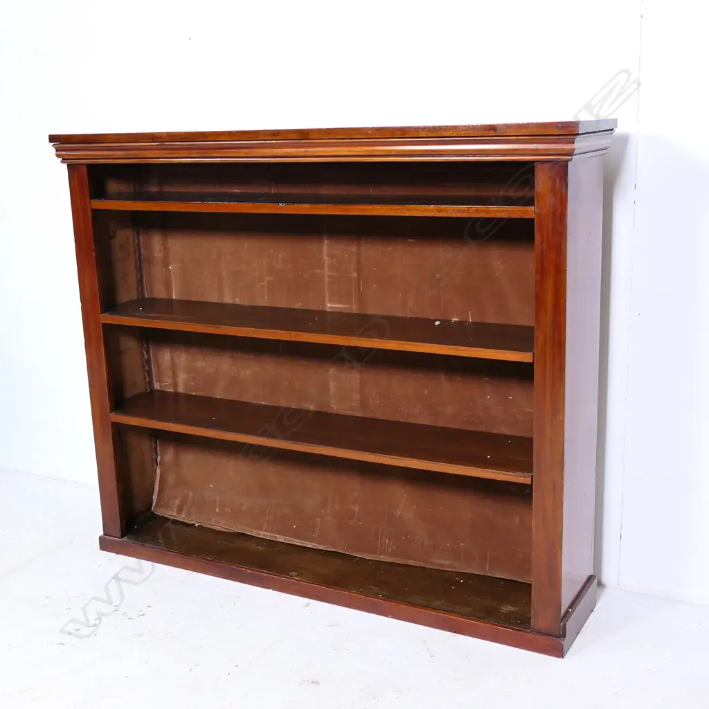 A Victorian walnut bookcase, Image 1++
